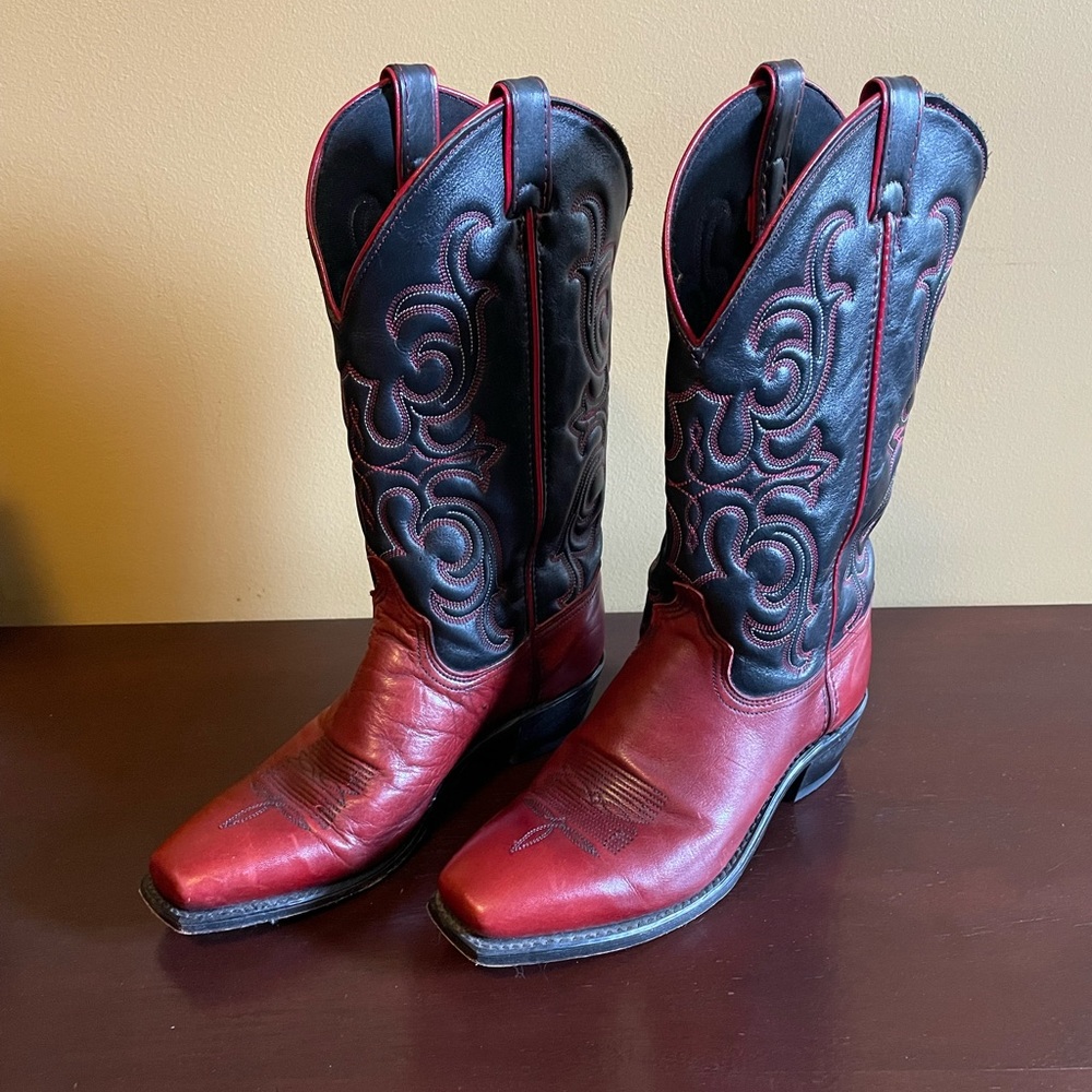 Abilene Ladies Cowboy Boots, Size 8.5, Like New Condition, Red & Black Leather